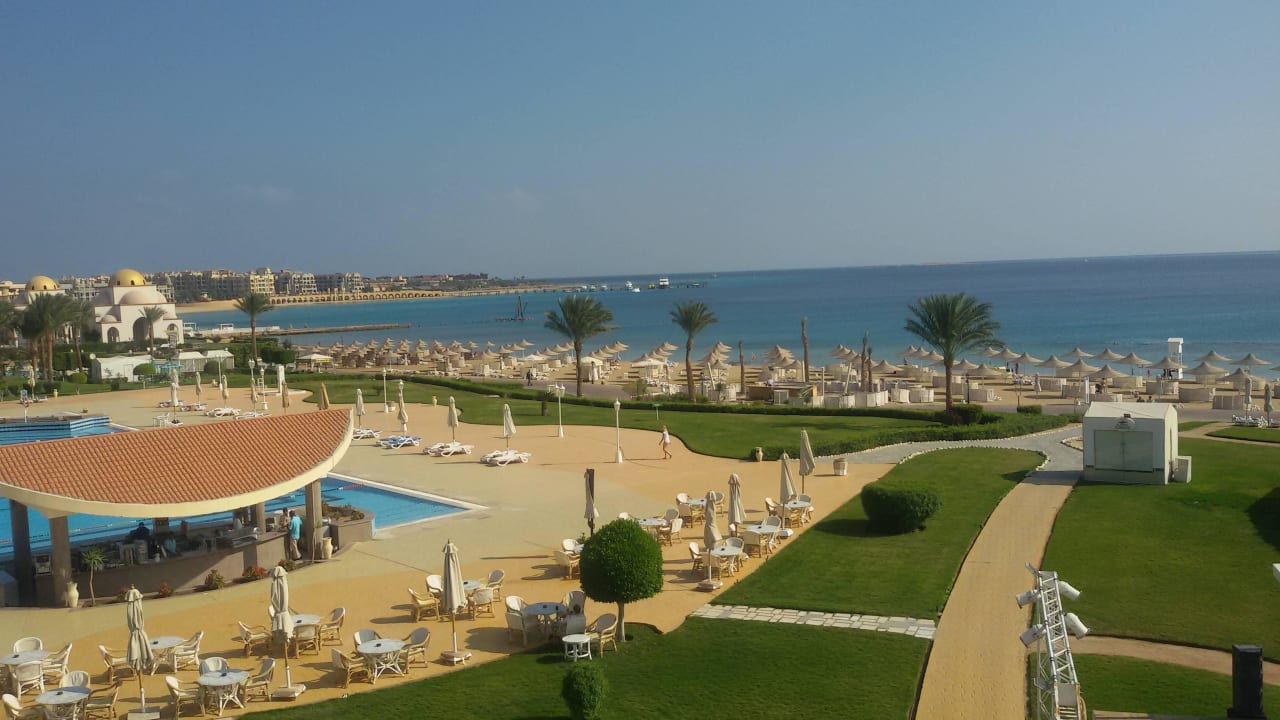 Poolanlage und Strand Old Palace Resort Sahl Hasheesh