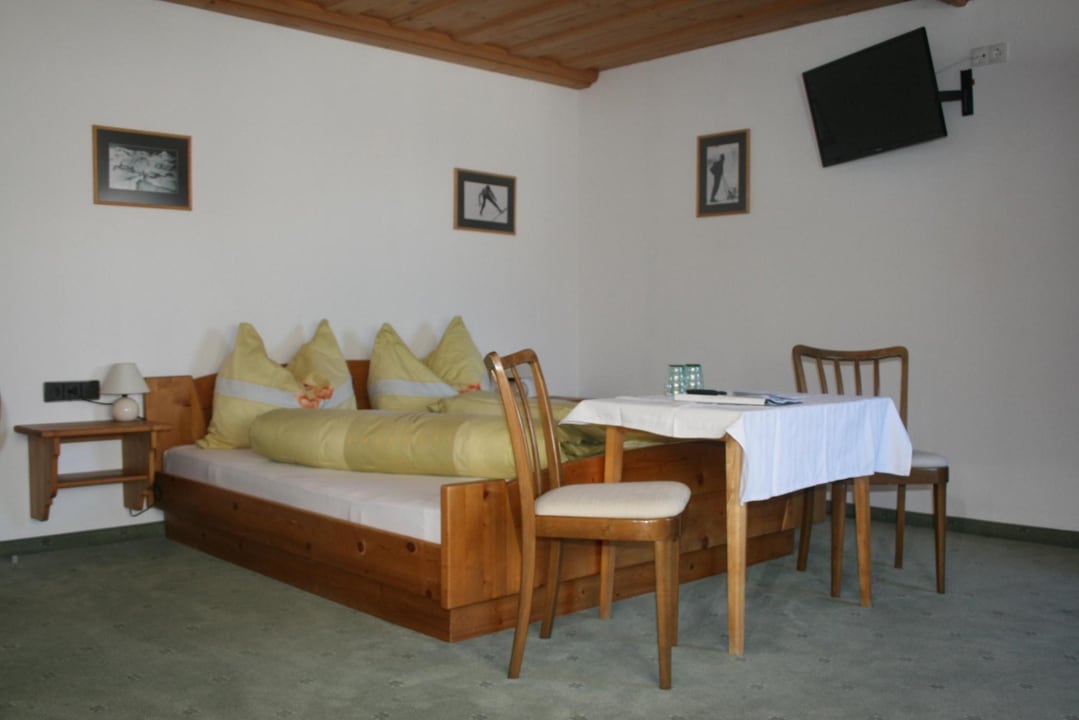 Dreibettzimmer mit Ostbalkon Haus am Kirchhof