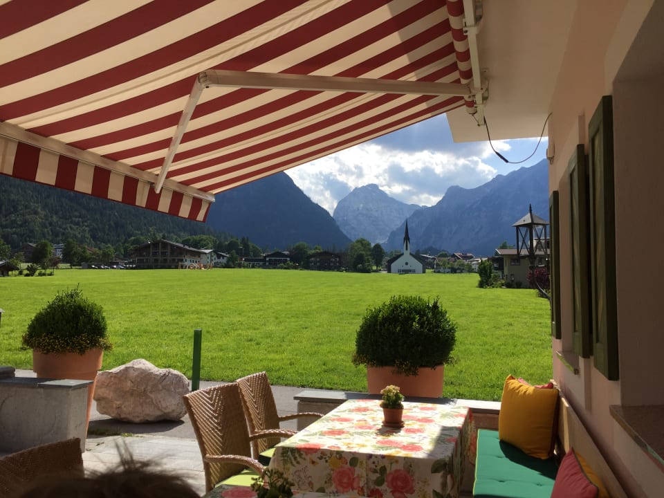 Ausblick Das Karwendel - Ihr Wellness Zuhause am Achensee