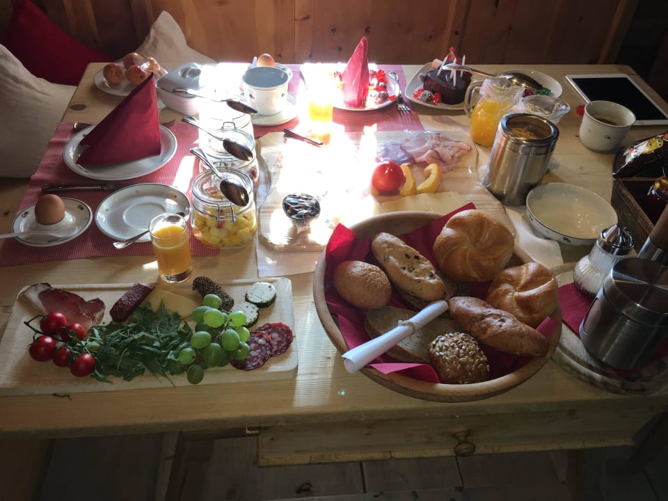 Frühstück im Chalet PRIESTEREGG Premium ECO Resort