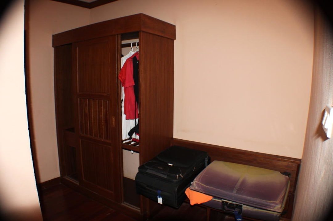 Kleiderschrank The Andamania Beach Resort & Spa