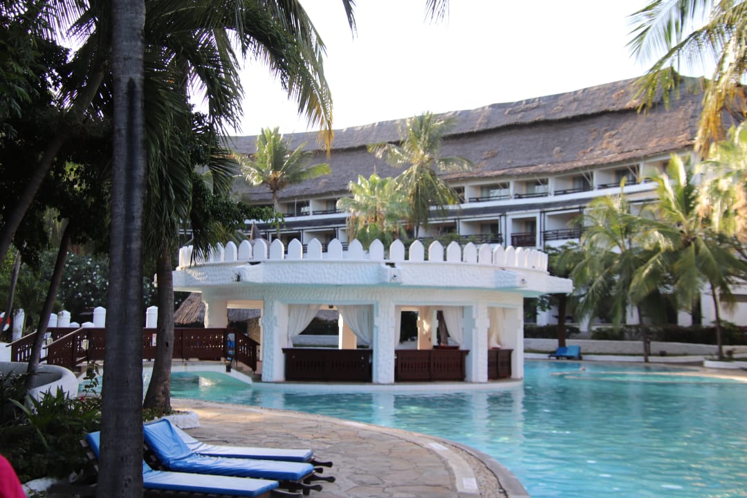 Pool Hotel Southern Palms Beach Resort