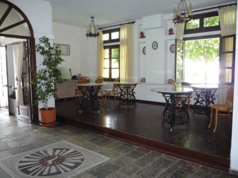 Sitzecke mit Internet Atlantica Marmari Beach