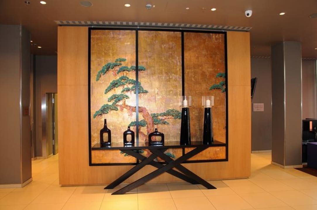 Hol recepcyjny Adina Apartment Hotel Frankfurt Neue Oper