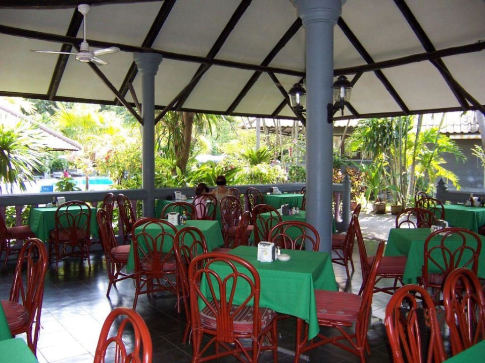 Restaurant Let's Hyde Resort & Villas