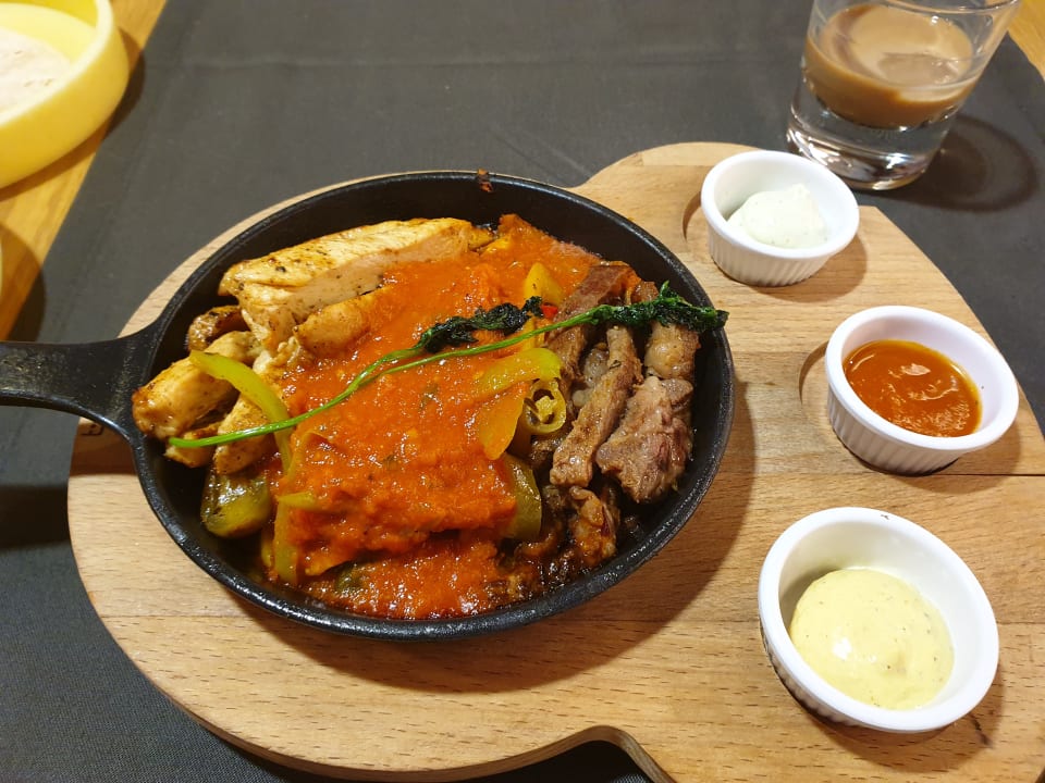 Gastro Xanadu Resort Hotel