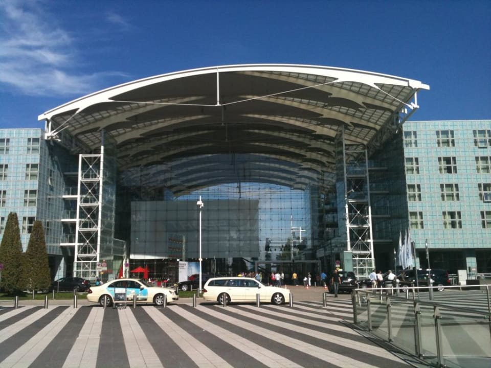 Außenansicht Hilton Munich Airport