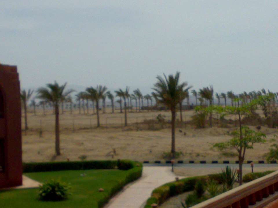 Вид сзади отеля Swisstouch Oriental Resort Marsa Alam