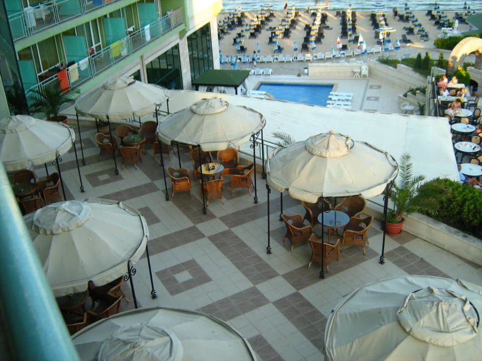 Lobby bar z zewnątrz Hotel Bilyana Beach