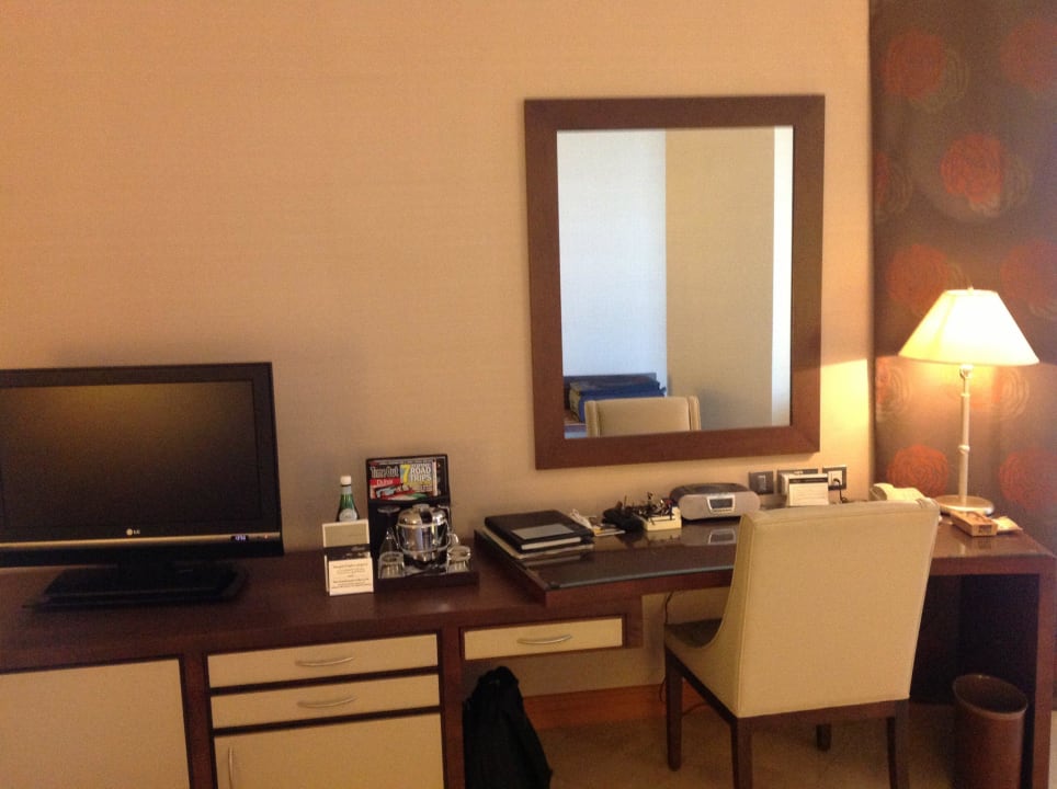 Zimmer 2702 - Schreibtisch Fairmont Dubai