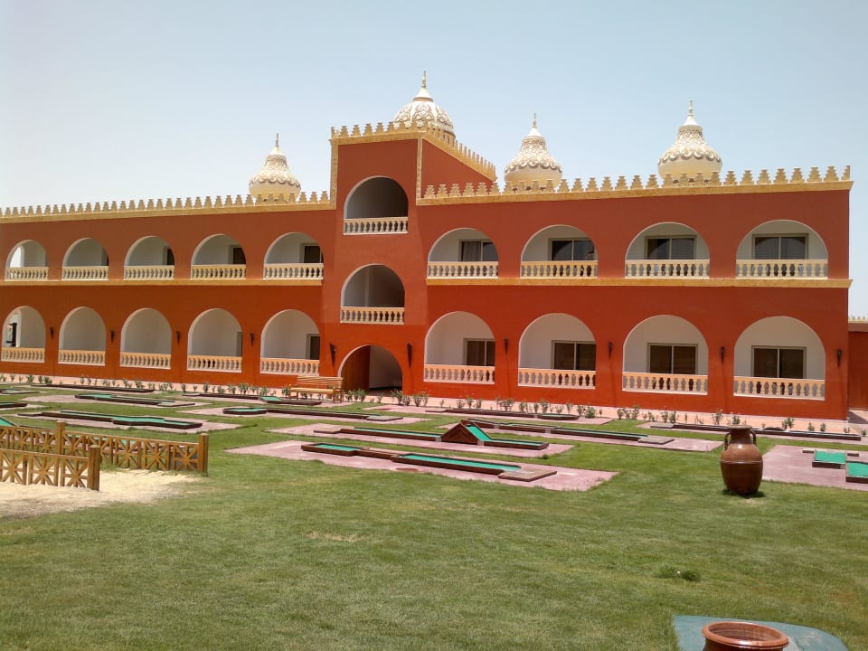 Jeden z budynków w "nowej" części Pickalbatros Alf Leila Wa Leila Resort - Neverland Hurghada