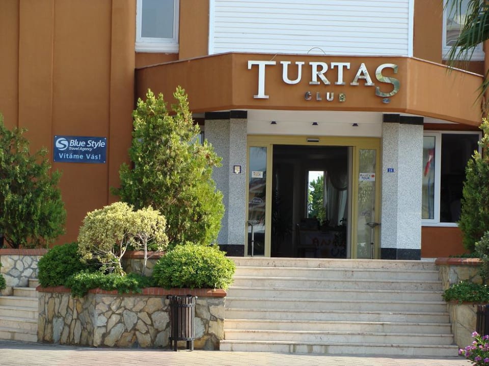 Вход Club Turtas Beach Hotel