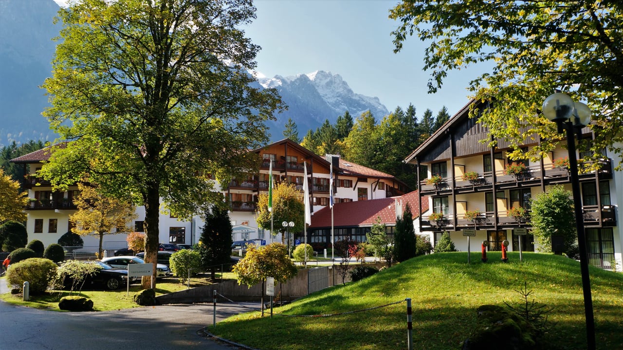 Außenansicht Hotel Am Badersee
