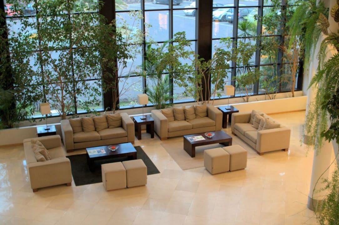 Lobby von oben Caloura Hotel Resort