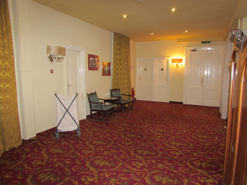 Ehemaliges Vorzimmer zur Wohnung Hotel Fürstenhof