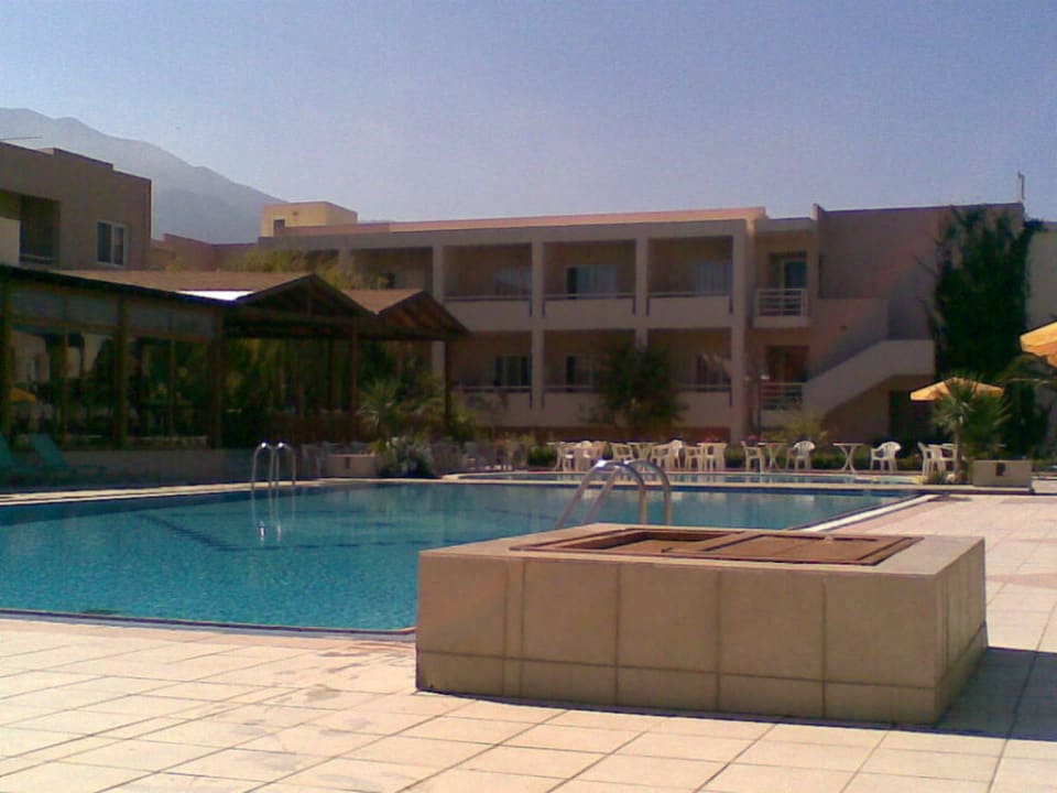 Poolanlage Delfina Tropic Beach