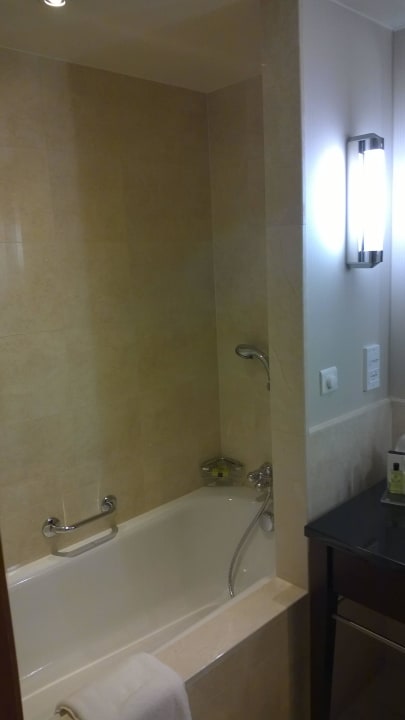 Links mit Wanne InterContinental Warszawa