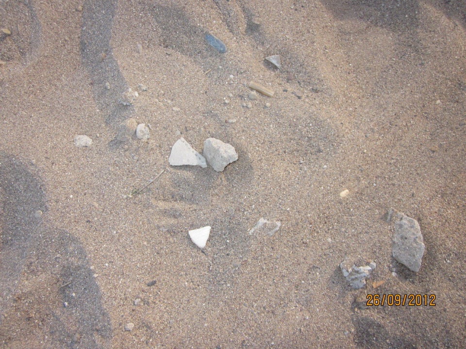 Spitze Steine am Strand Hotel Mari