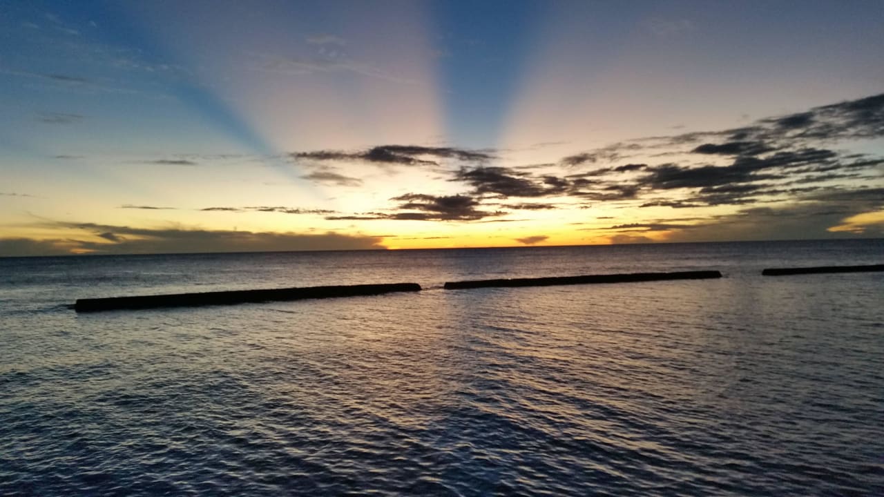 Sonnenuntergang Veligandu Maldives Resort Island