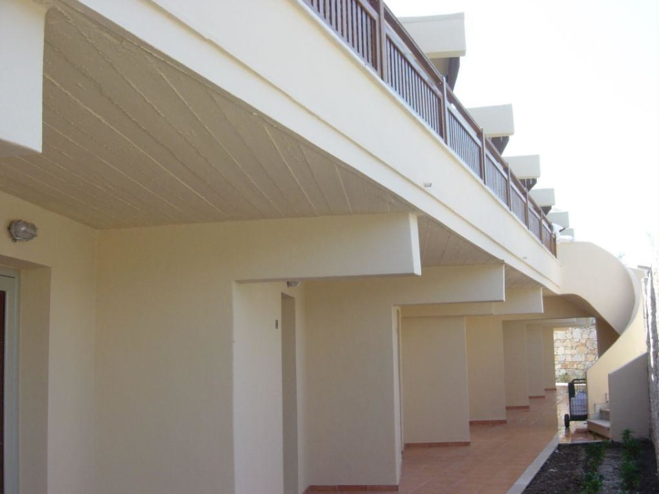 Zugang zu Bungalowzimmern Olympian Bay Grand Resort