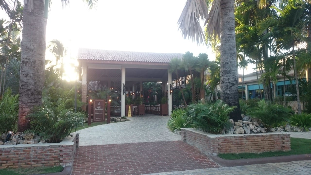 Cafe` Villas Bavaro Resort & Spa