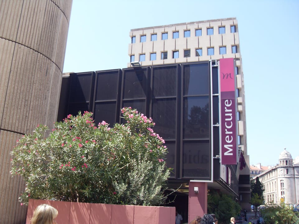 Entrée Hotel Mercure Marseille Centre Vieux Port