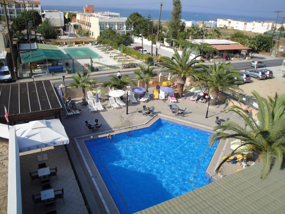 Swimming pool view Hotel Palladion