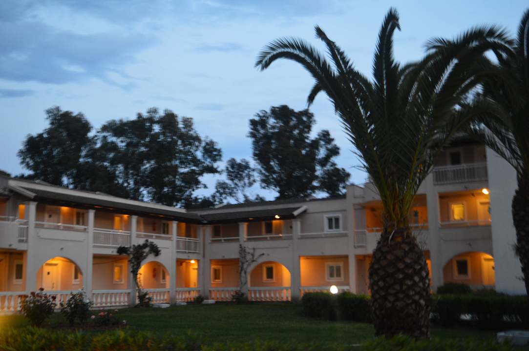 Hotel, maj 2015 Sandy Beach Resort