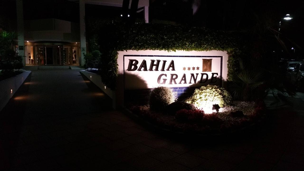 Eingangsbereich bei Nacht Hipotels Bahia Grande