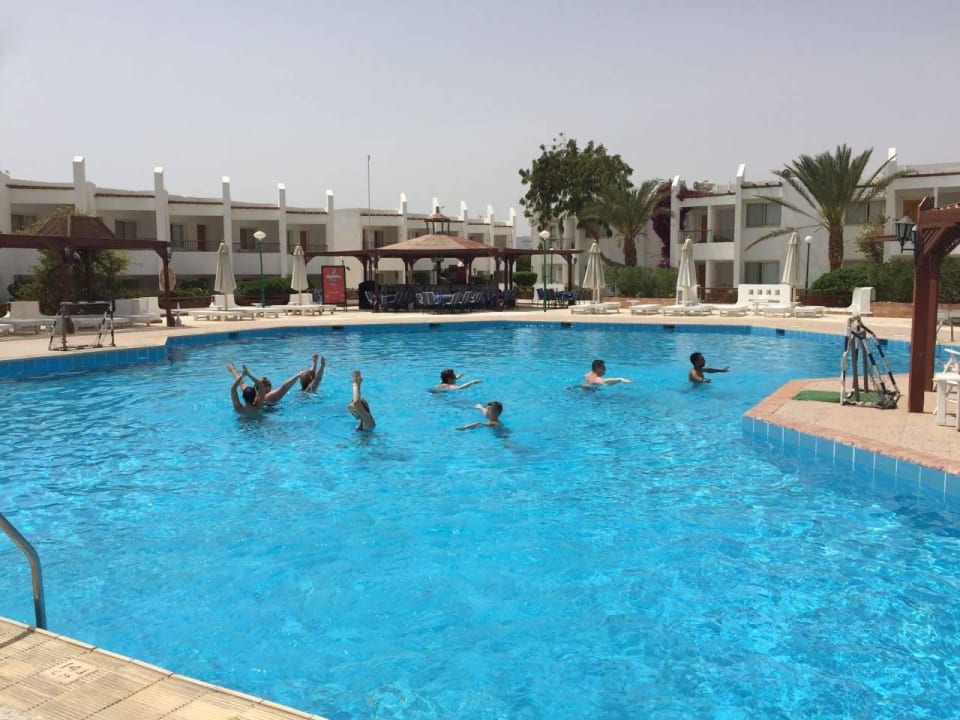 Pool Menaville Safaga