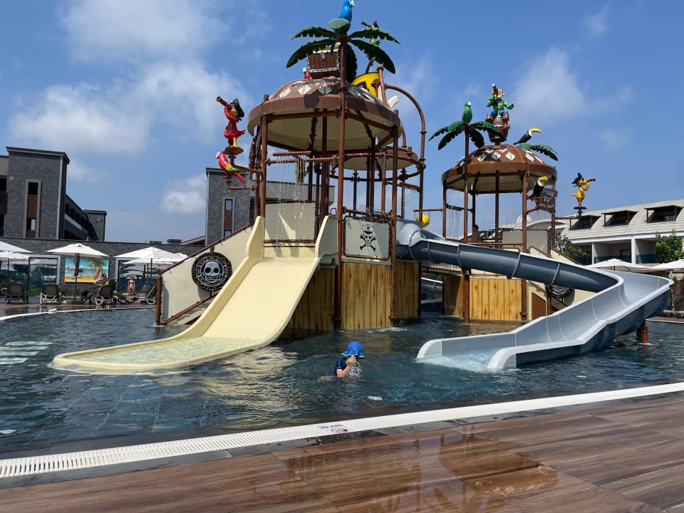 Pool Jacaranda Luxury Resort