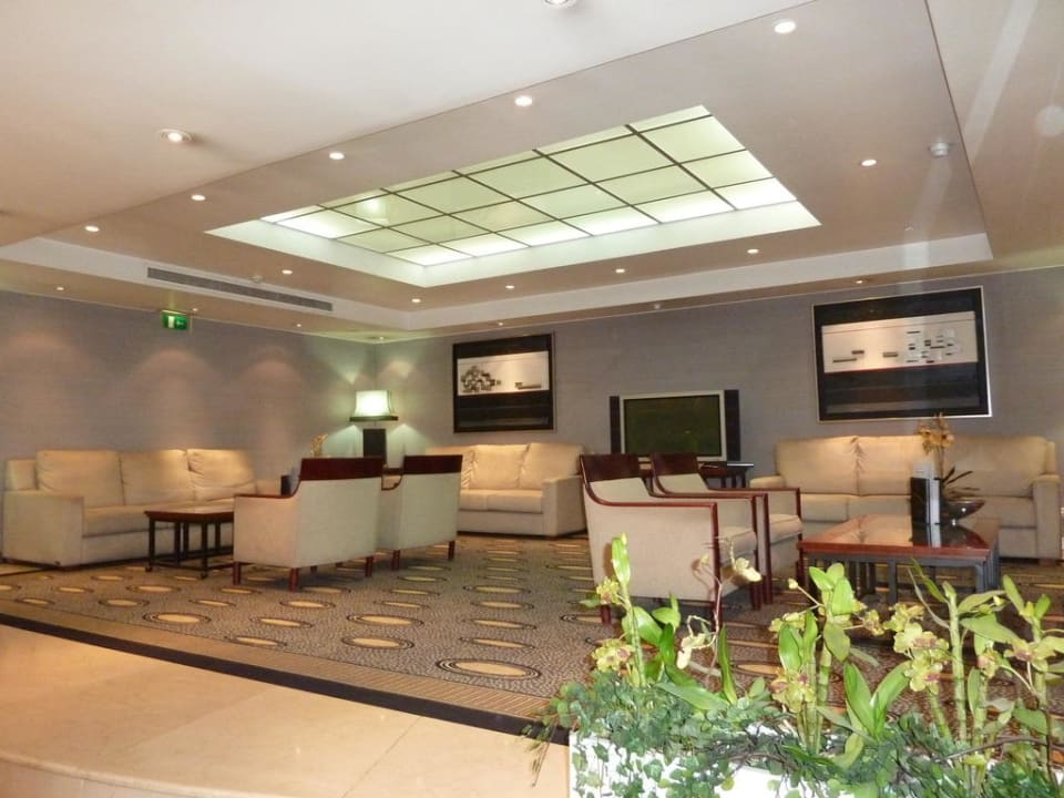 Lobby und Bar Aufenthaltsraum Hotel Travel Park Lisboa