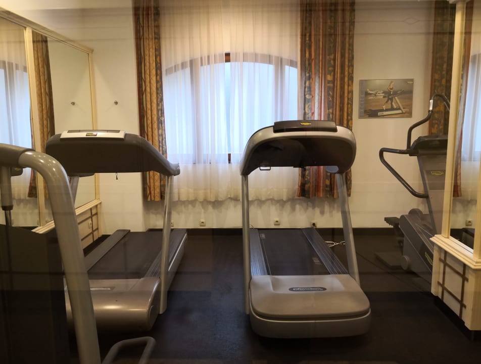 Sport & Freizeit Helena Sands