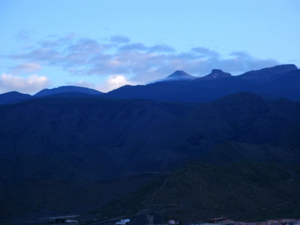 Toller Ausblick am Morgen vom Balkon zum Teide Iberostar Waves Bouganville Playa