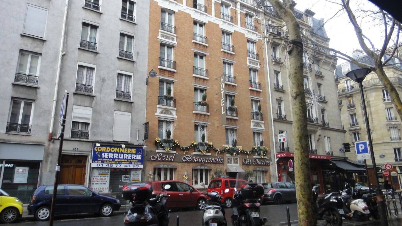 Hotel von gegenüberliegender Seite Hotel Beaugrenelle Saint-Charles
