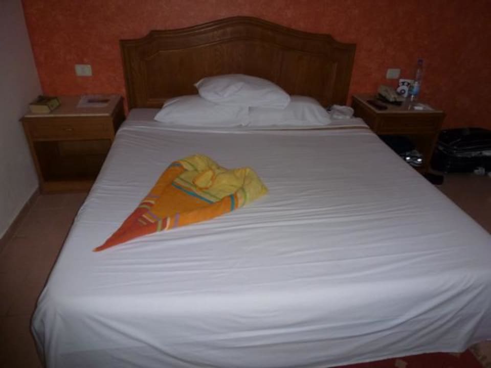 Zimmer/Handtuchfigur nach Trinkgeld Sea Star Beau Rivage