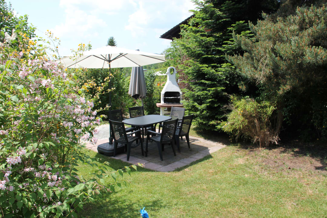 Gartenanlage Villa Relax - Ferienwohnungen mit Hallenbad & Relaxgarten