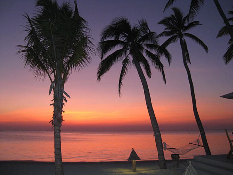 Sunset Veligandu Maldives Resort Island