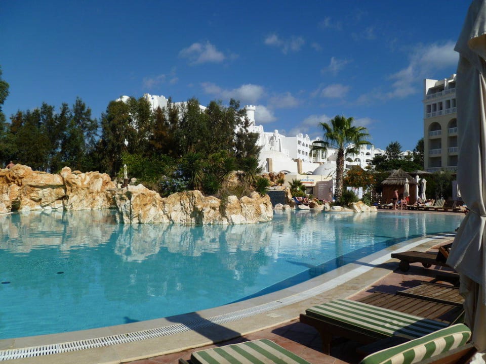  piscine extérieure Medina Solaria & Thalasso