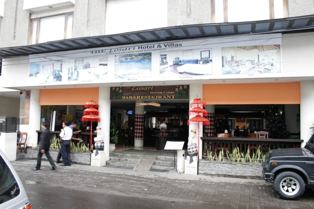 Hoteleingang  Hotel & Villas The Losari