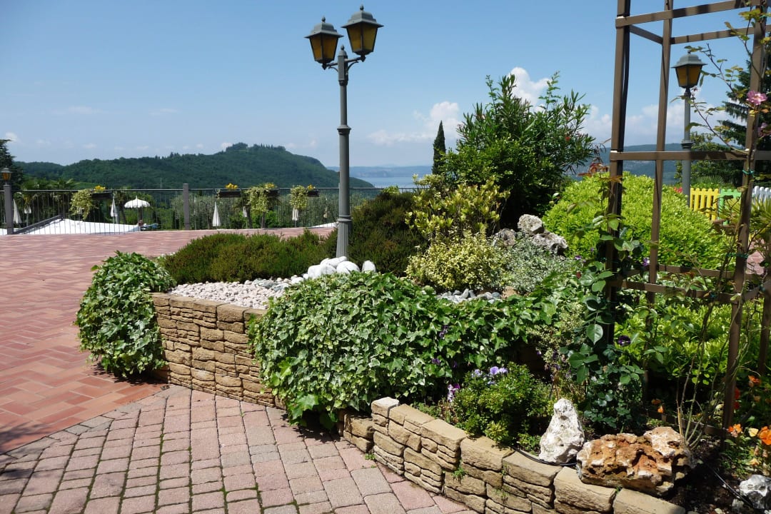 Der See im Hintergrund Boffenigo - The Golden Hour