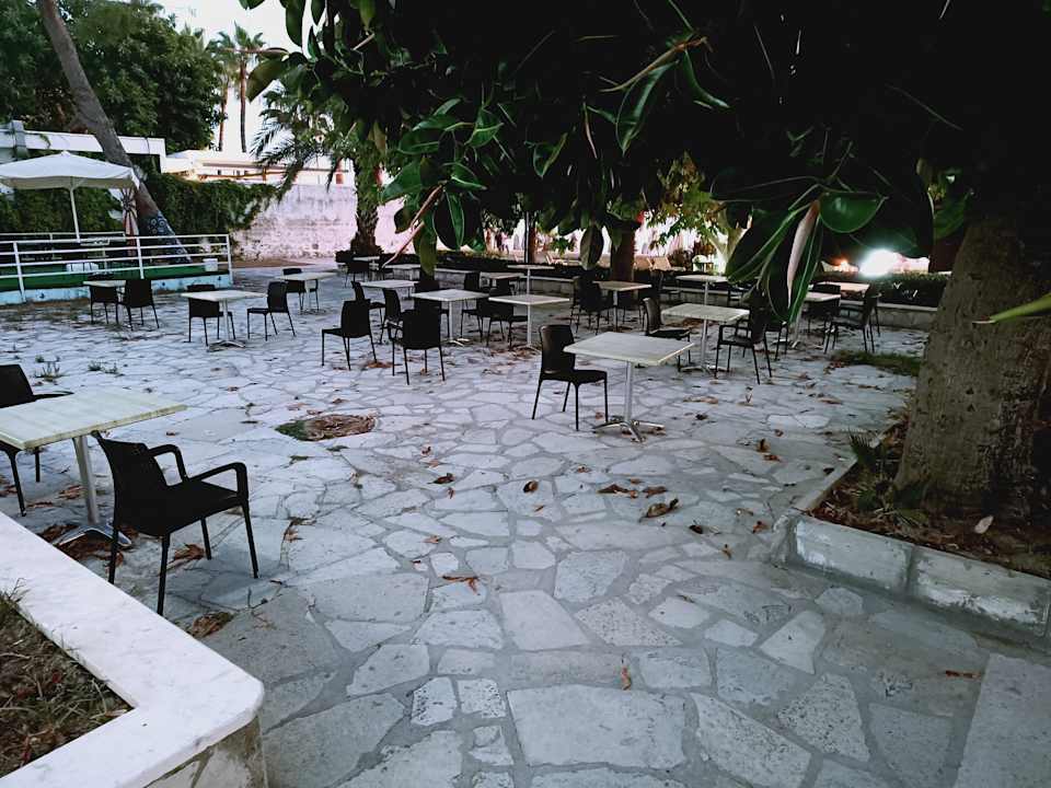 Gartenanlage Hotel Sirma