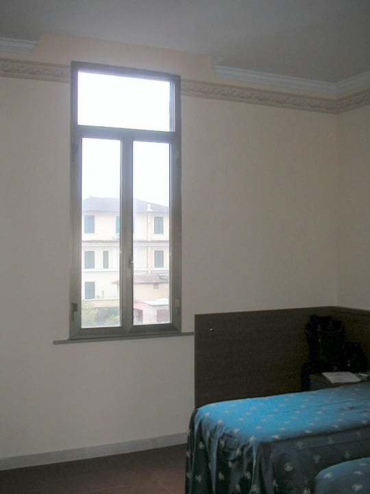 Keine Vorhänge vor dem Fenster SHG Hotel Portamaggiore