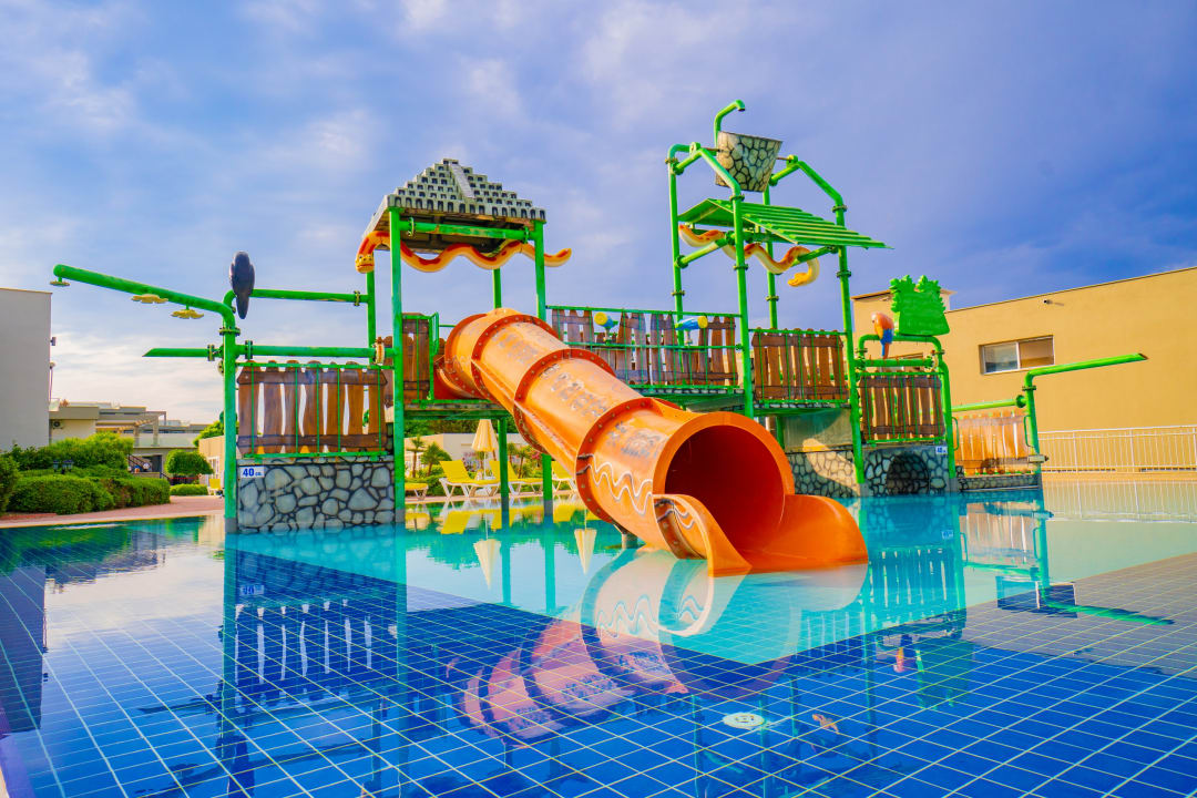 Pool Karya Family Resort  All Inclusive