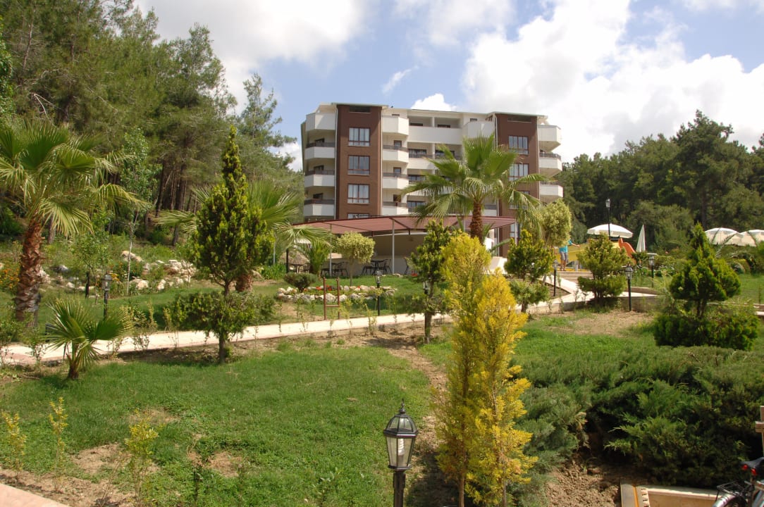 Blick vom Garten Hotel Alara Kum