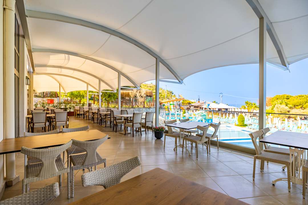 Gastro Ramada Resort Kusadasi & Golf