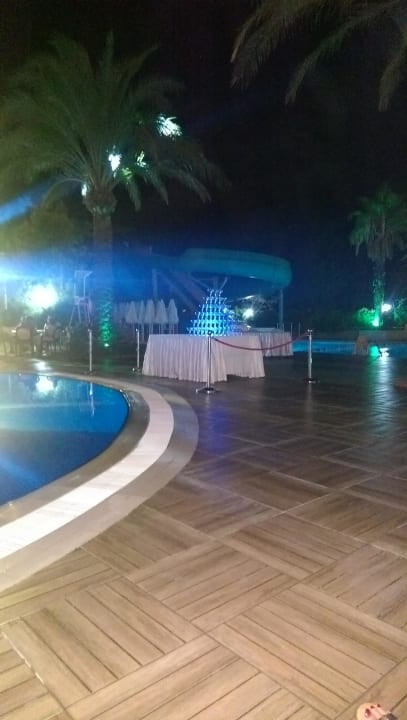 Bayramla Galla Abend Champagner Büffet Aydinbey Famous Resort