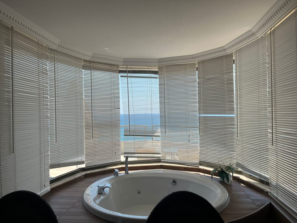 Zimmer Sunrise Queen Luxury Hotel