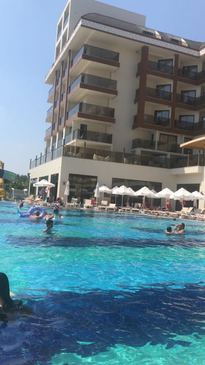 Pool Glamour Resort & Spa