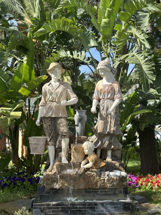 Gartenanlage Dobedan World Palace Kemer